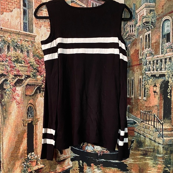 Calvin Klein Women's Black and White Shoulder Cut-Out Sweater - Picture 3 of 3